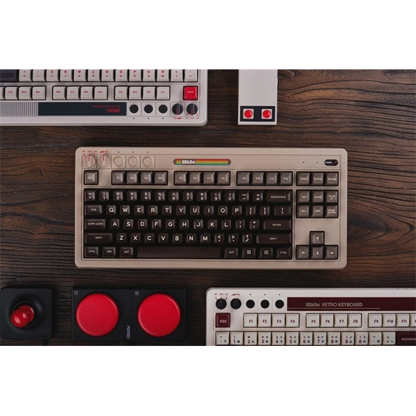 8BitDo Retro 87, Mechanikus, Kailh Box, C64 Edition, vezeték nélküli billentyűzet