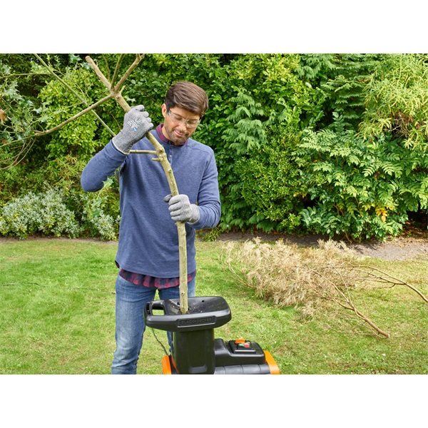 Black & Decker BEGAS5800-QS B+D 2800W csendes ágaprító