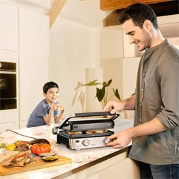 Braun CG7020 Multigrill alumínium kontaktgrill (Újracsomagolt)