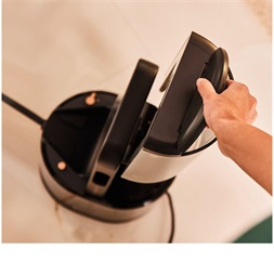 Braun IS9090 fekete gőzállomás