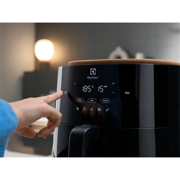 Electrolux EAF5B 700 fekete 5 L forrólevegős sütő (Újracsomagolt)