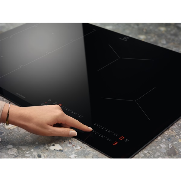 Electrolux EIS62443 fekete, beépíthető, indukciós, főzőzóna: 4, beépíthető méret: 56cm, főzőlap