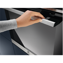 Electrolux EOB9S31WX inox, beépíthető, sütőtér: 70L, grill, légkeverés, gőzsütő