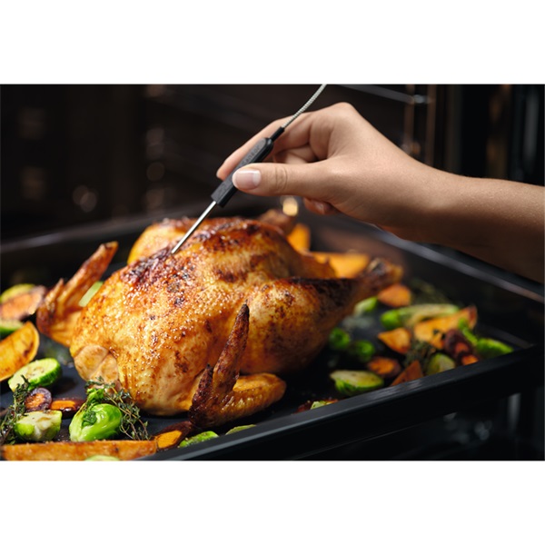 Electrolux EOE7P31X fekete, beépíthető, sütőtér: 72L, grill, légkeverés, pirolitikus, sütő