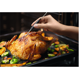 Electrolux EOE7P31X fekete, beépíthető, sütőtér: 72L, grill, légkeverés, pirolitikus, sütő