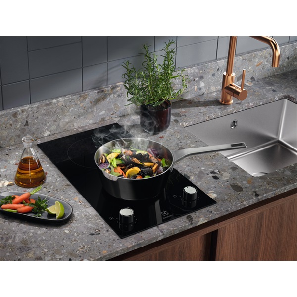 Electrolux LHR3210CK fekete, beépíthető, elektromos üvegkerámia, főzőzóna: 2, beépíthető méret: 27cm, főzőlap