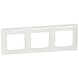 Legrand 774453 Valena fehér 3-as keret