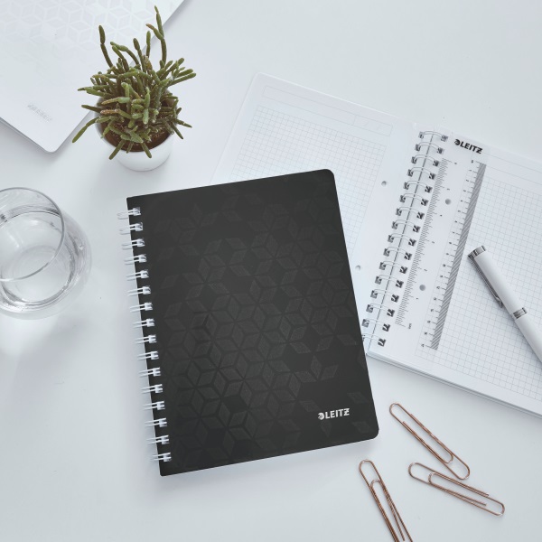 Leitz Wow A5 kockás fekete spirálfüzet