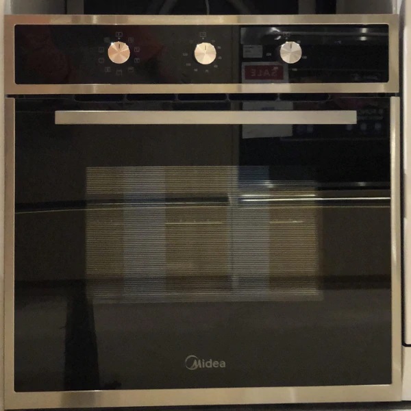Midea 65M90M1 fekete, beépíthető, sütőtér: 70L, grill, légkeverés, sütő