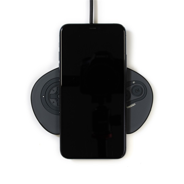 Numskull NS2801 SEGA Mega Drive kontroller 10W vezeték nélküli fekete töltőpad