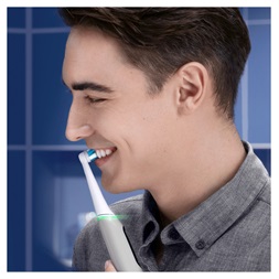 Oral-B iO Series 6 opálszürke elektromos fogkefe
