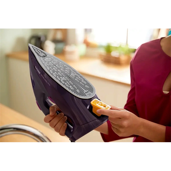 Philips DST7061/30 7000 bíbor gőzölős vasaló