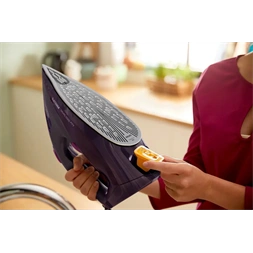 Philips DST7061/30 7000 bíbor gőzölős vasaló