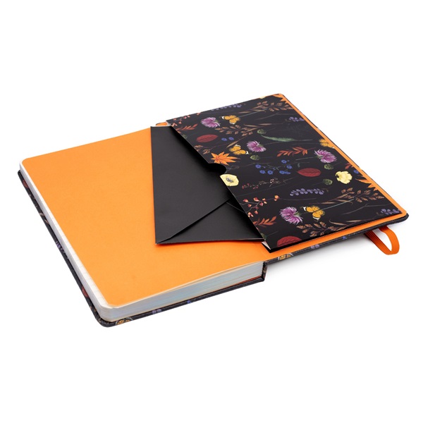 Pukka Pad Bloom A5 192 oldalas vonalas fekete gumipántos notesz
