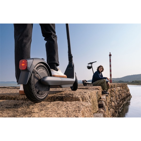 Segway Ninebot KickScooter E2 E Pro elektromos roller (Újszerű)