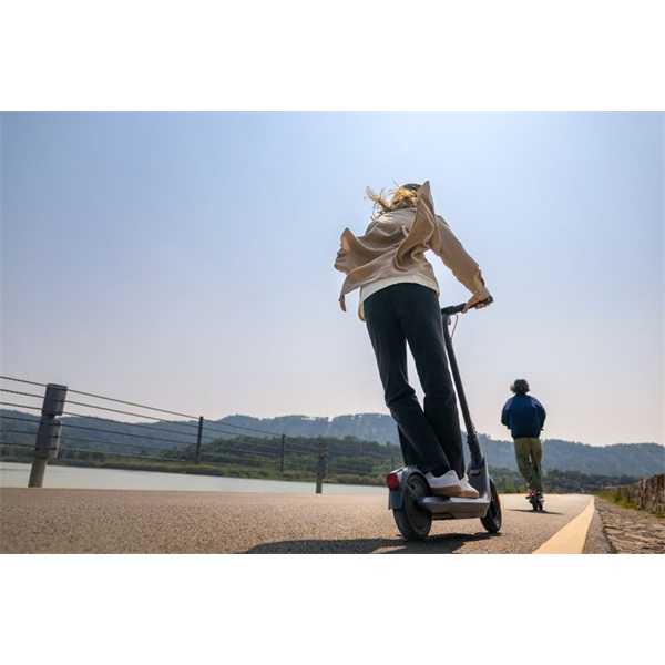 Segway Ninebot KickScooter E2 E Pro elektromos roller (Újszerű)