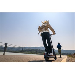 Segway Ninebot KickScooter E2 E Pro elektromos roller (Újszerű)