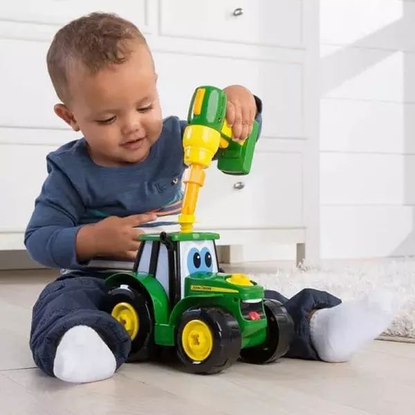 Tomy: építs Johnny traktort! építőjáték