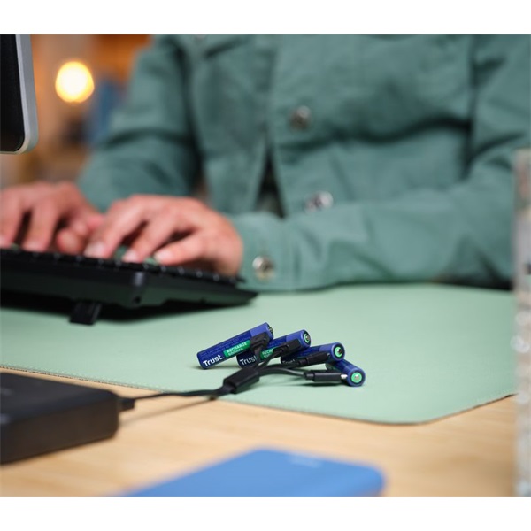 Trust 25671 újratölthető AAA elem USB-C csatlakozással 4db