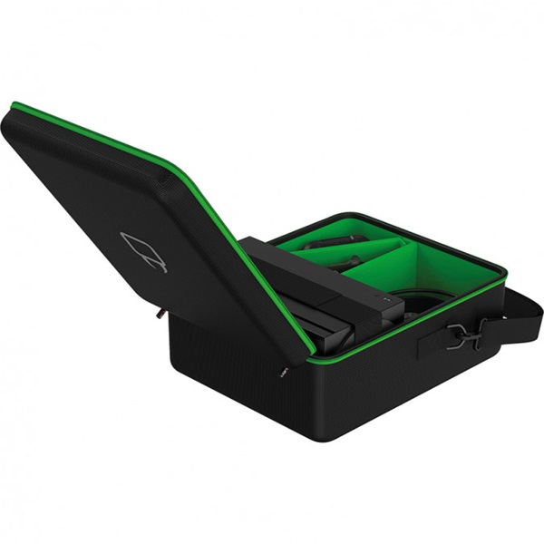 Venom VS4831 Xbox Series X|S fekete hordtáska